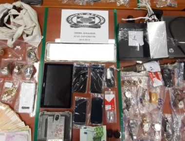 Στη «φάκα» της ΕΛ.ΑΣ σπείρα που διέπραξε περισσότερες από 22 κλοπές στη Βορειοανατολική Αττική (φώτο)